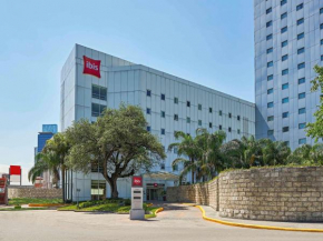 Ibis Monterrey Valle  Монтерей